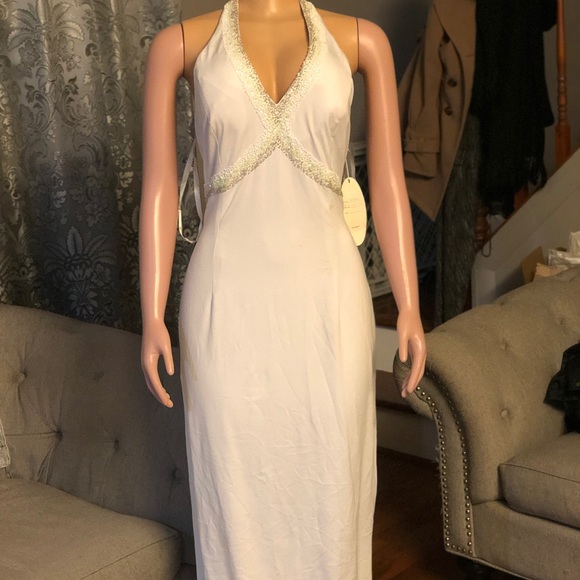 Elegant White Halter Maxi Dress - Picture 1 of 8